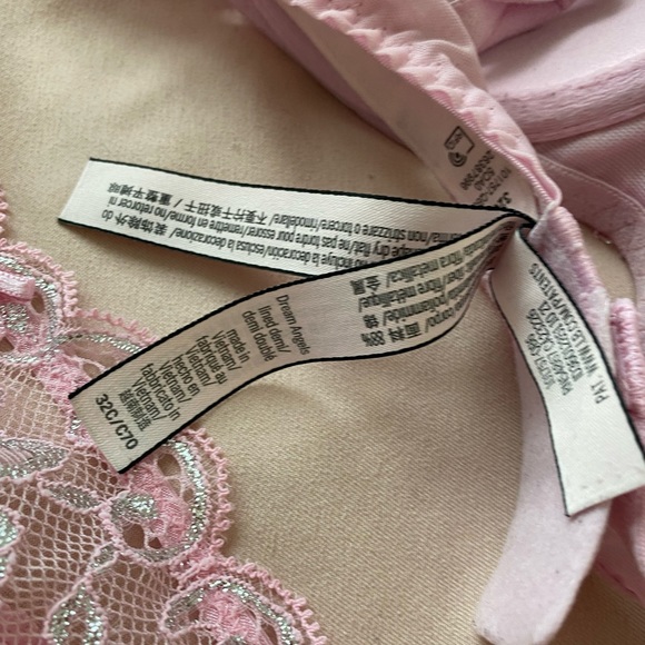 Victoria’s Secret lightly lined pick lace bra 32C - Picture 5 of 8